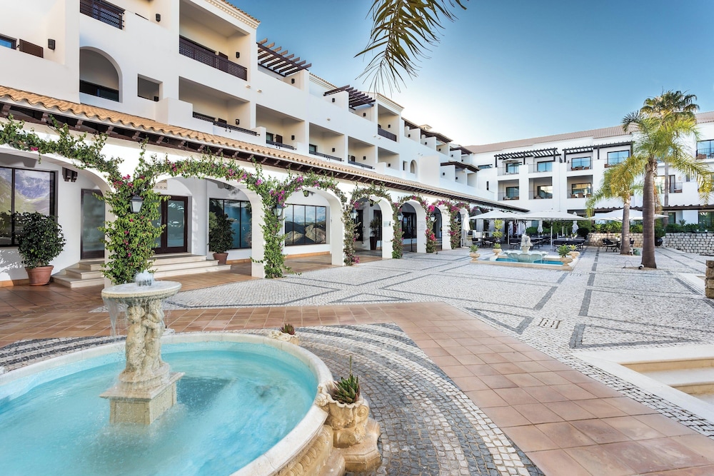 Pine Cliffs Ocean Suites, a Luxury Collection Resort & Spa — Hotel building in Albufeira, Faro