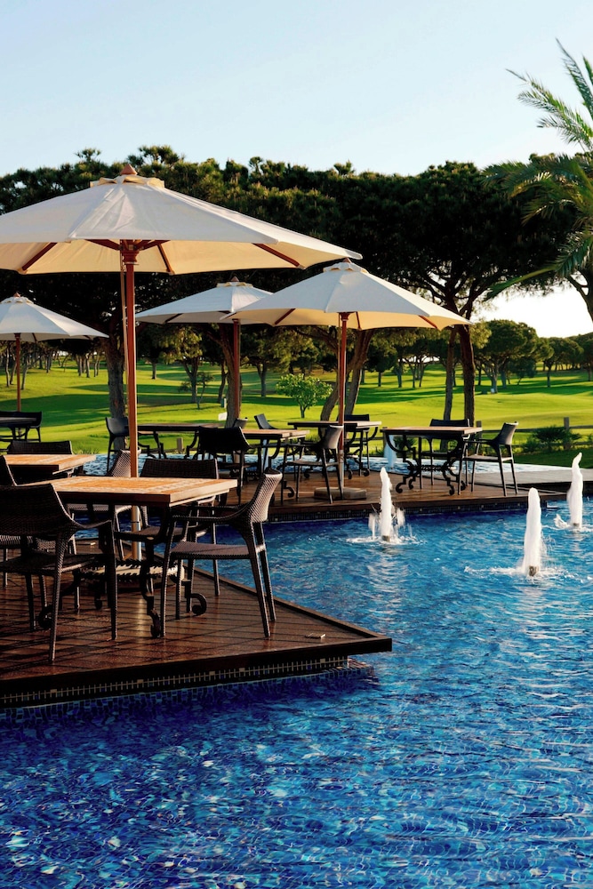 Pine Cliffs Ocean Suites, a Luxury Collection Resort & Spa — Swimming pool in Albufeira, Faro