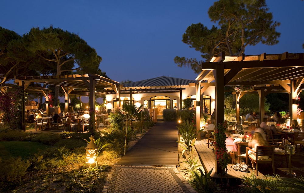 Pine Cliffs Ocean Suites, a Luxury Collection Resort & Spa — Restaurant & bars in Albufeira, Faro