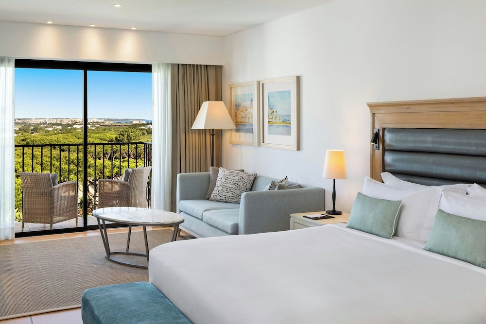 Pine Cliffs Ocean Suites, a Luxury Collection Resort & Spa — Hotel rooms in Albufeira, Faro