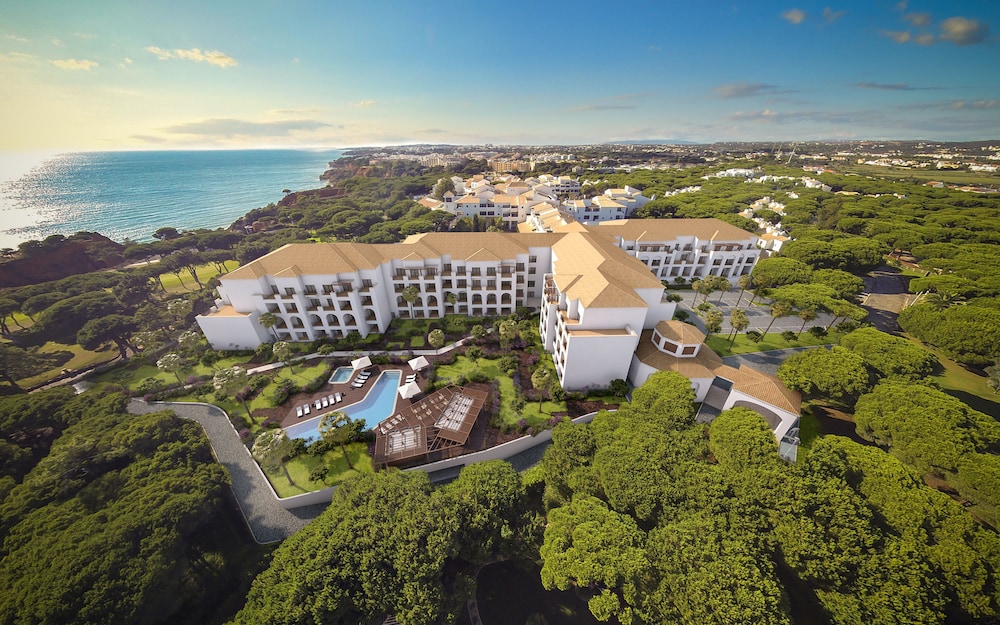Pine Cliffs Ocean Suites, a Luxury Collection Resort & Spa — Main photo in Albufeira, Faro