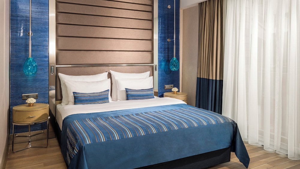Crowne Plaza Istanbul Florya by IHG — Hotel rooms in Istanbul, Istanbul
