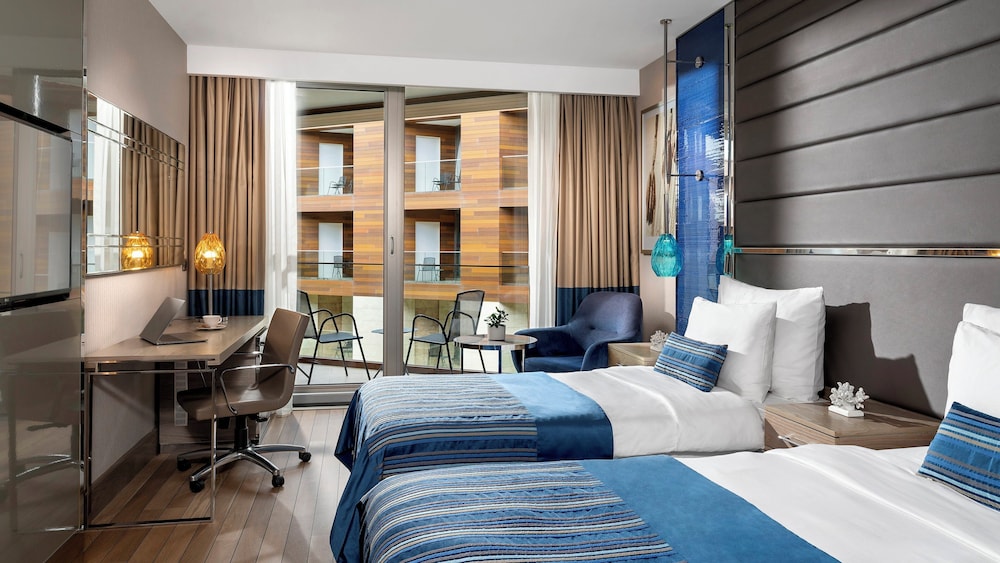 Crowne Plaza Istanbul Florya by IHG — Hotel rooms in Istanbul, Istanbul