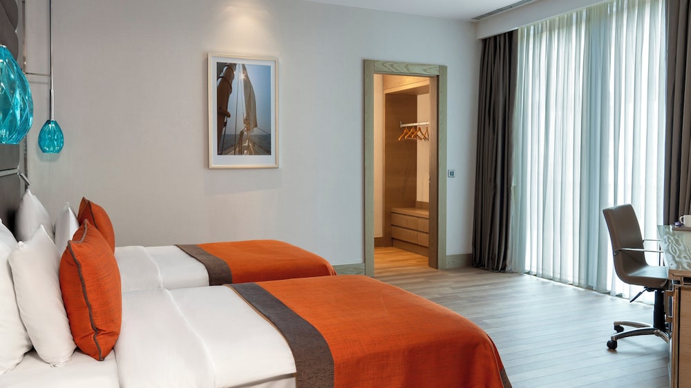 Crowne Plaza Istanbul Florya by IHG — Hotel rooms in Istanbul, Istanbul