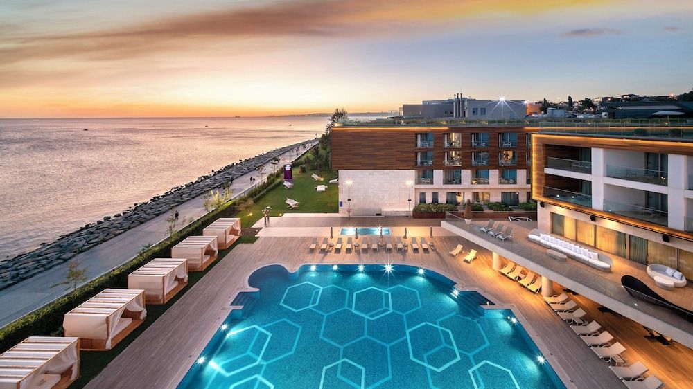 Crowne Plaza Istanbul Florya by IHG