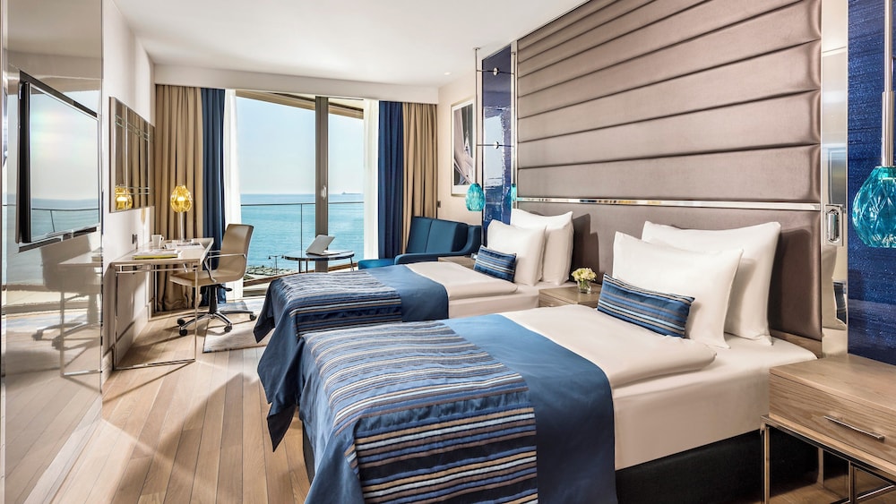 Crowne Plaza Istanbul Florya by IHG — Hotel rooms in Istanbul, Istanbul