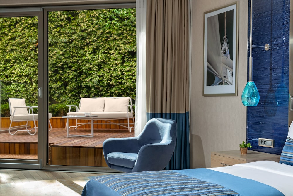 Crowne Plaza Istanbul Florya by IHG — Hotel rooms in Istanbul, Istanbul