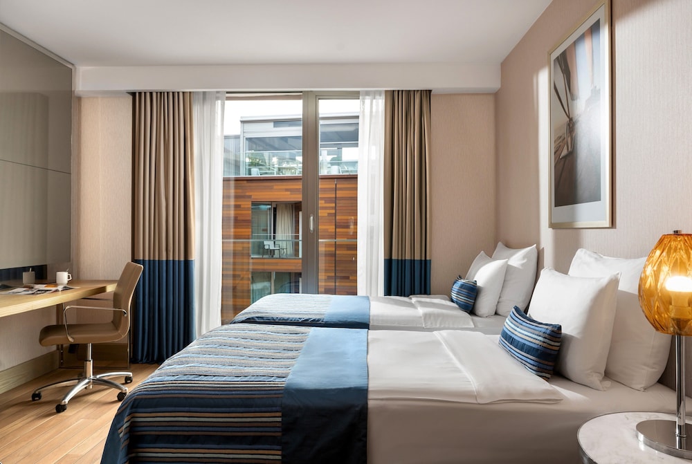 Crowne Plaza Istanbul Florya by IHG — Hotel rooms in Istanbul, Istanbul