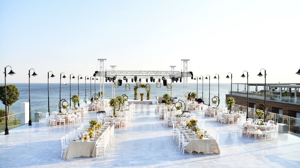 Crowne Plaza Istanbul Florya by IHG — Hotel building in Istanbul, Istanbul