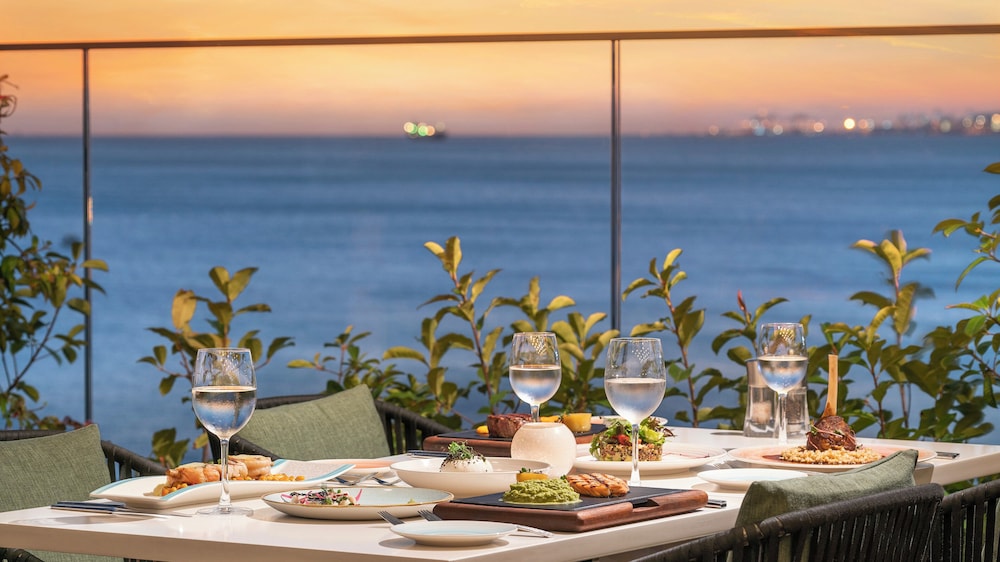 Crowne Plaza Istanbul Florya by IHG — Restaurant & bars in Istanbul, Istanbul