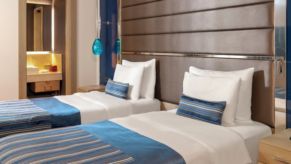 Crowne Plaza Istanbul Florya by IHG — Hotel rooms in Istanbul, Istanbul