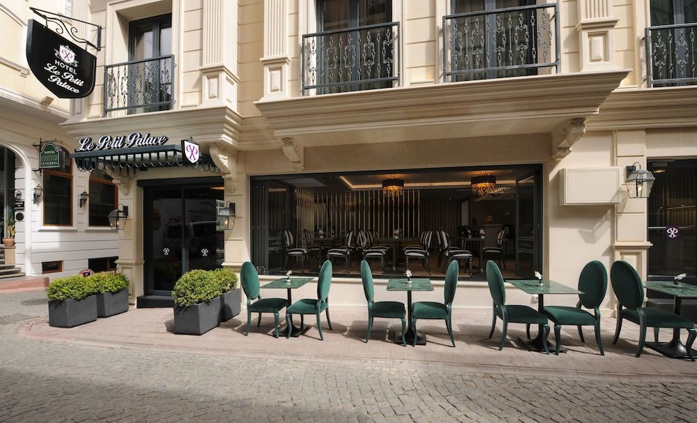 Le Petit Palace Hotel