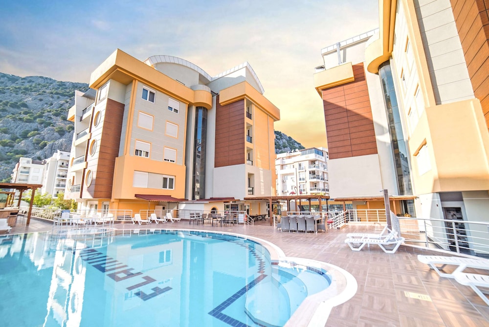 Flamingo Residence — Hotel building in Antalya