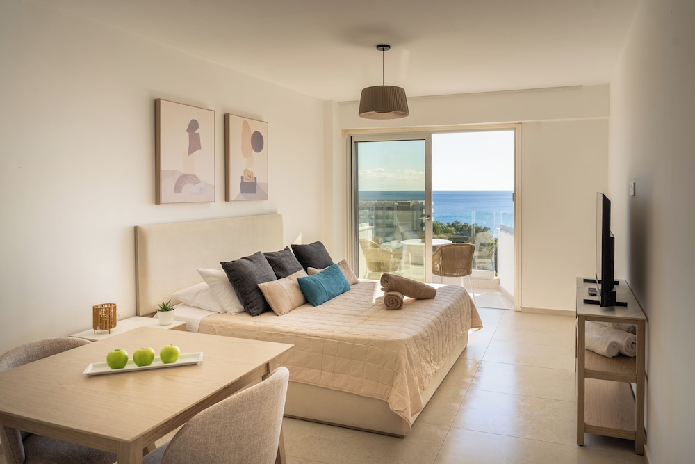 Cyprotel Florida Hotel — Hotel rooms in Ayia Napa, Famagusta Region