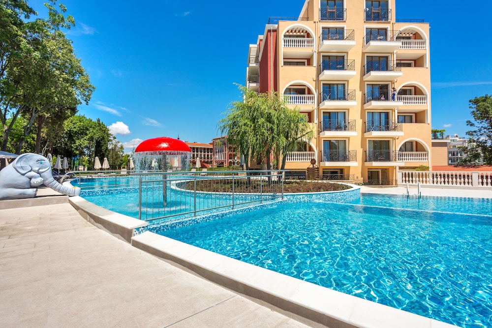 Festa Via Pontica — Pool in Pomorie, Burgas Region