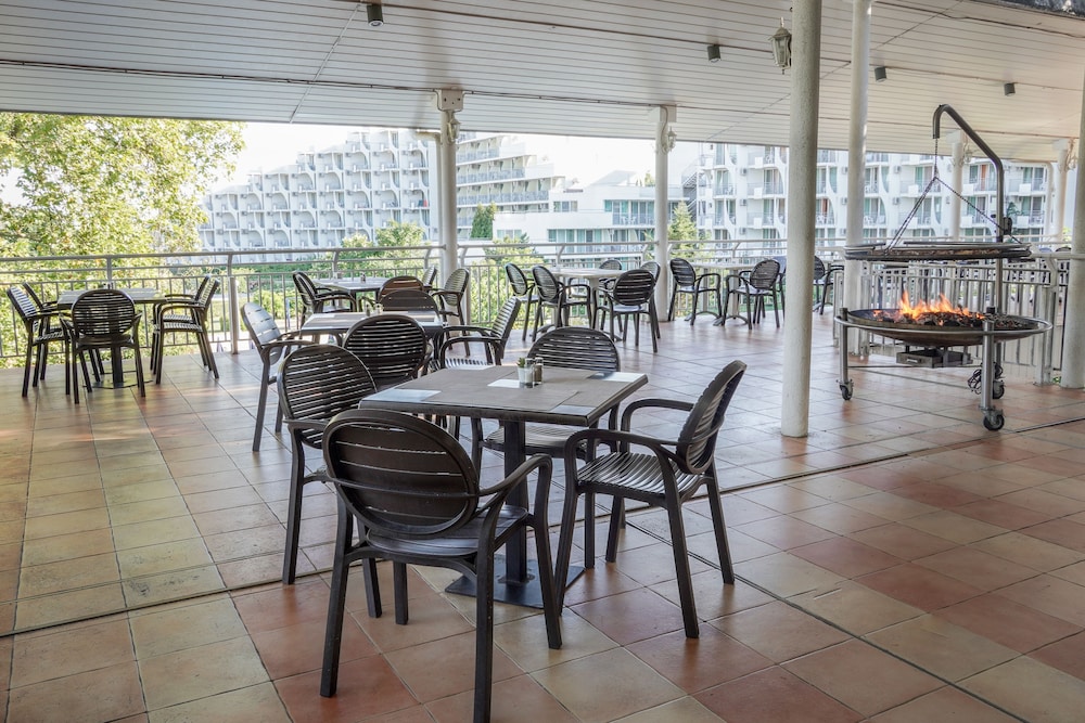 Hotel Sandy Beach — Restaurant in Albena, Dobrich