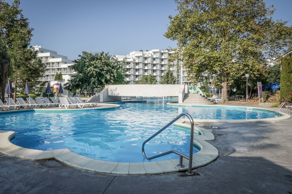 Hotel Sandy Beach — Pool in Albena, Dobrich