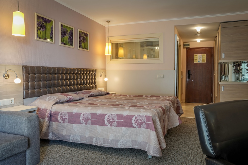 Hotel Sandy Beach — Rooms in Albena, Dobrich
