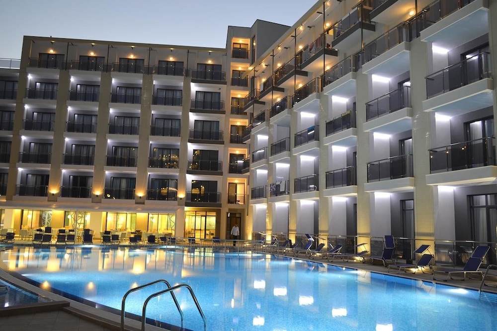 Arena Mar Hotel & SPA - All Inclusive — Hotel building in Golden Sands, Varna Region