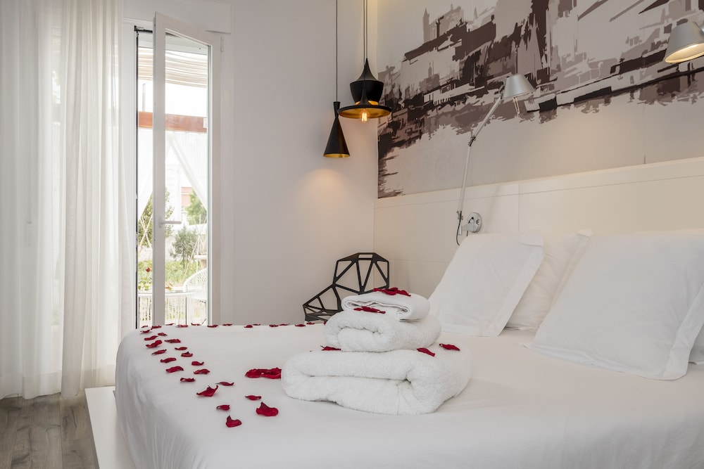 Hotel Abril 37 — Hotel rooms in Ciutadella de Menorca, Balearic Islands