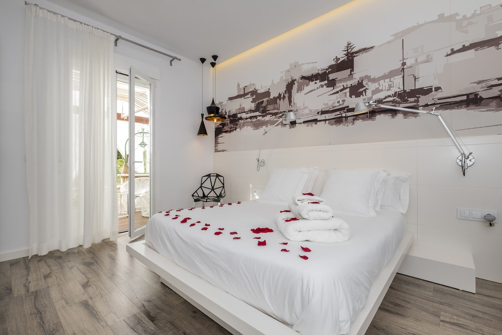 Hotel Abril 37 — Hotel rooms in Ciutadella de Menorca, Balearic Islands