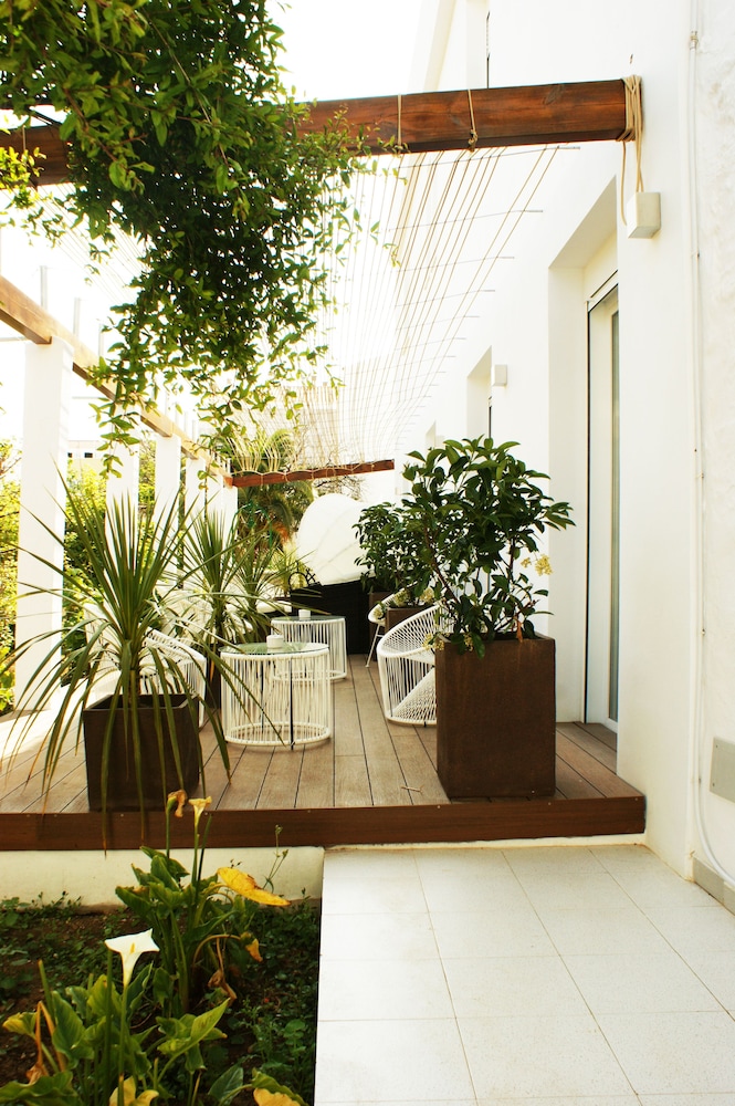 Hotel Abril 37 — Hotel building in Ciutadella de Menorca, Balearic Islands