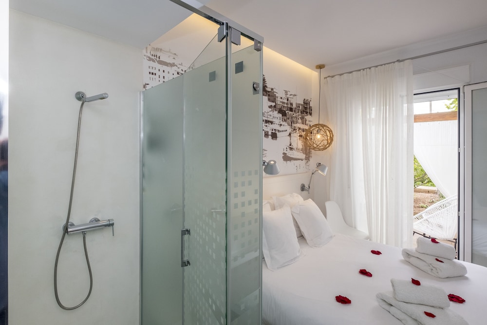 Hotel Abril 37 — Hotel rooms in Ciutadella de Menorca, Balearic Islands