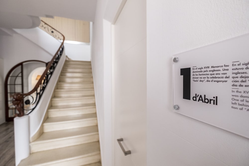 Hotel Abril 37 — Hotel building in Ciutadella de Menorca, Balearic Islands