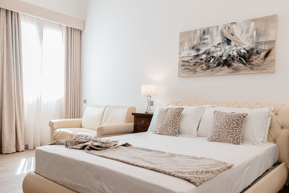 Palazzo Violetta — Hotel rooms in Sliema, Malta Island