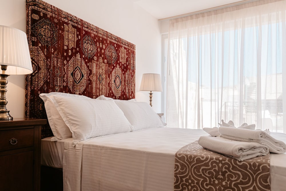 Palazzo Violetta — Hotel rooms in Sliema, Malta Island