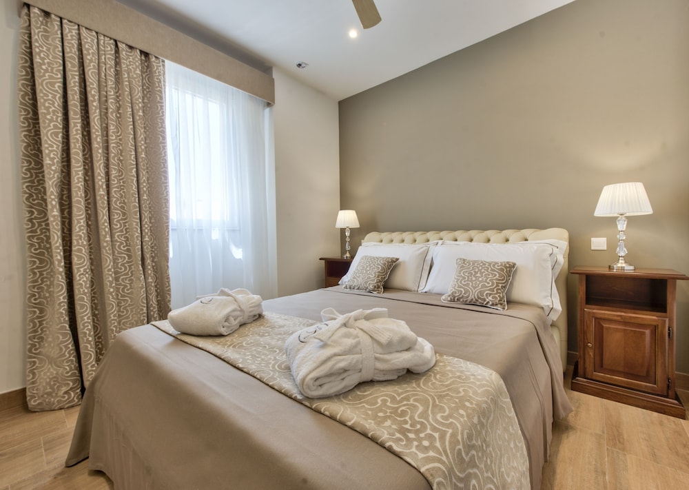 Palazzo Violetta — Hotel rooms in Sliema, Malta Island