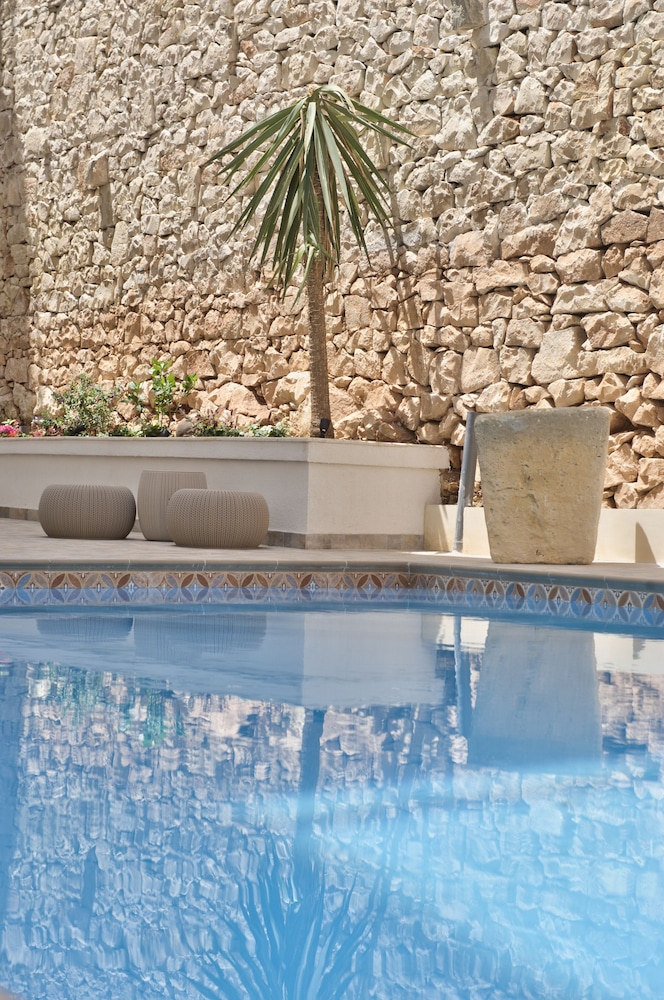Palazzo Violetta — Swimming pool in Sliema, Malta Island