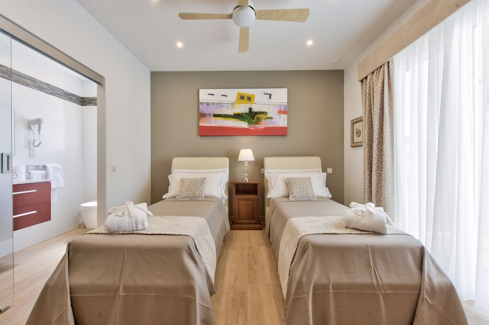 Palazzo Violetta — Hotel rooms in Sliema, Malta Island