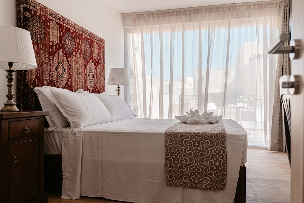 Palazzo Violetta — Hotel rooms in Sliema, Malta Island