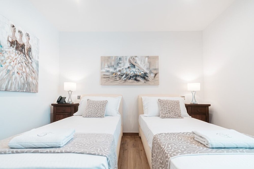 Palazzo Violetta — Hotel rooms in Sliema, Malta Island