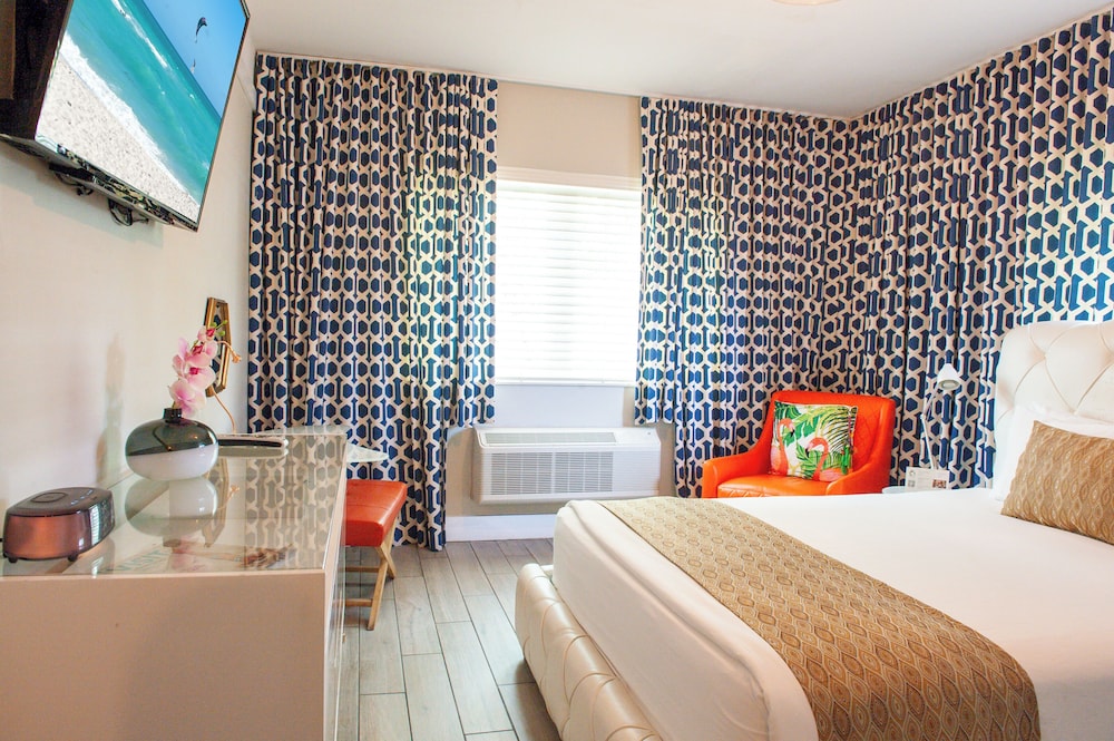 Oceanside Hotel and Suites — Hotel rooms in Miami, Florida