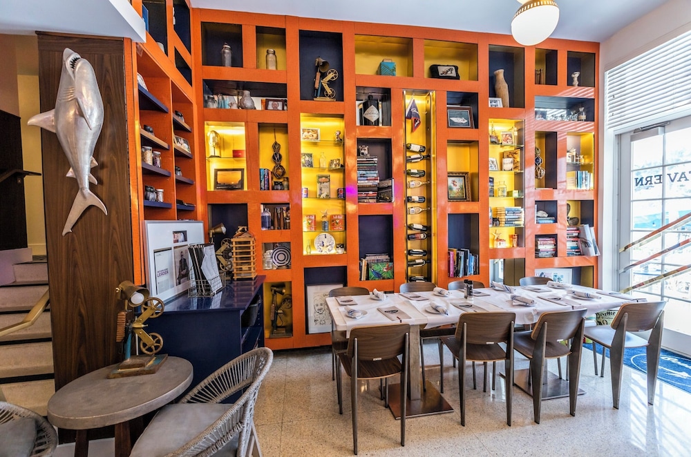 Oceanside Hotel and Suites — Restaurant & bars in Miami, Florida