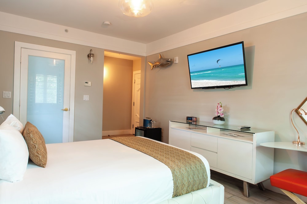 Oceanside Hotel and Suites — Hotel rooms in Miami, Florida