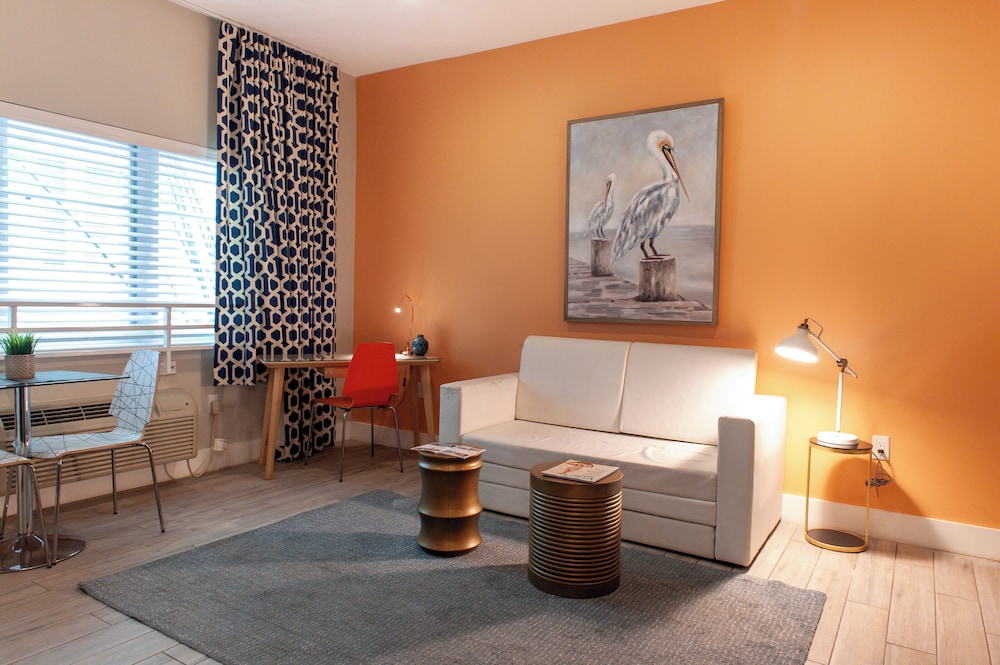 Oceanside Hotel and Suites — Hotel rooms in Miami, Florida
