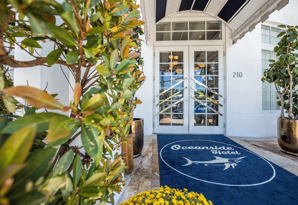 Oceanside Hotel and Suites — Hotel building in Miami, Florida