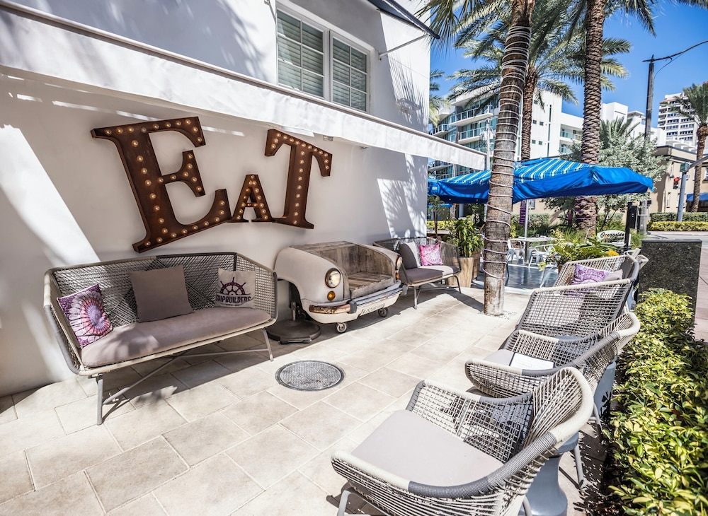 Oceanside Hotel and Suites — Restaurant & bars in Miami, Florida