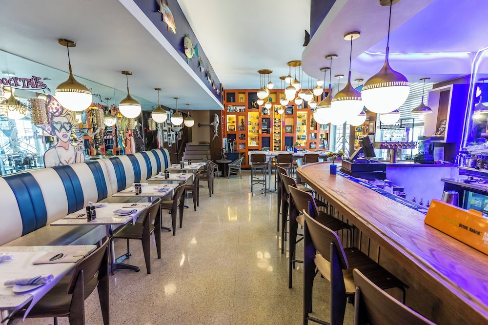 Oceanside Hotel and Suites — Restaurant & bars in Miami, Florida