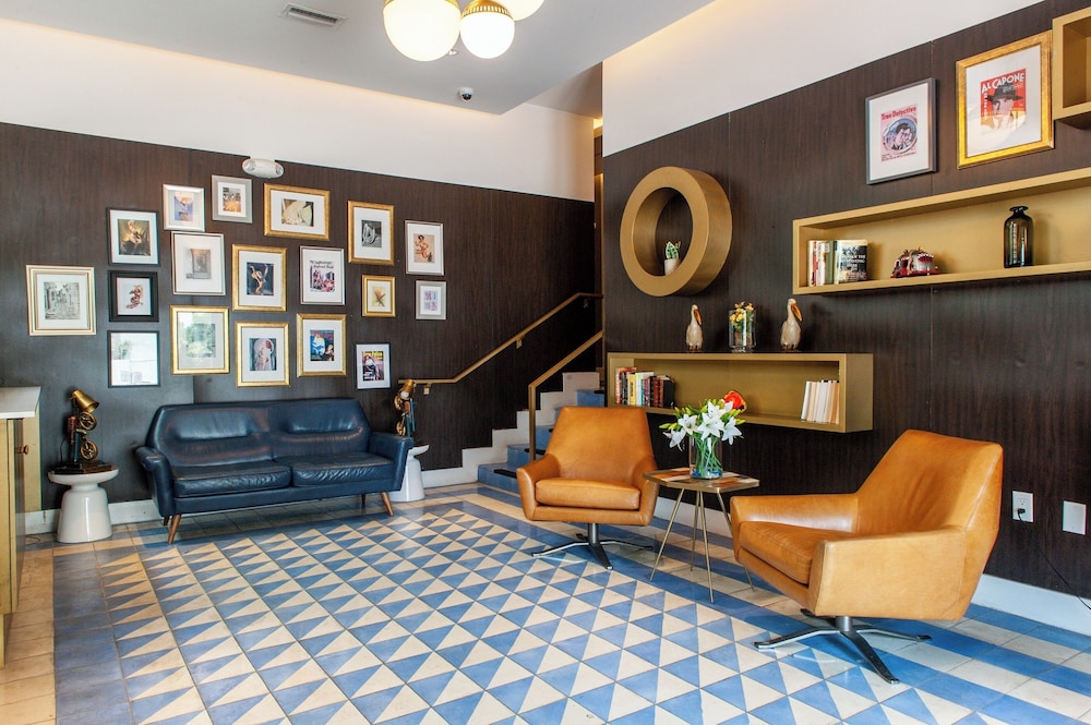 Oceanside Hotel and Suites — Hotel building in Miami, Florida