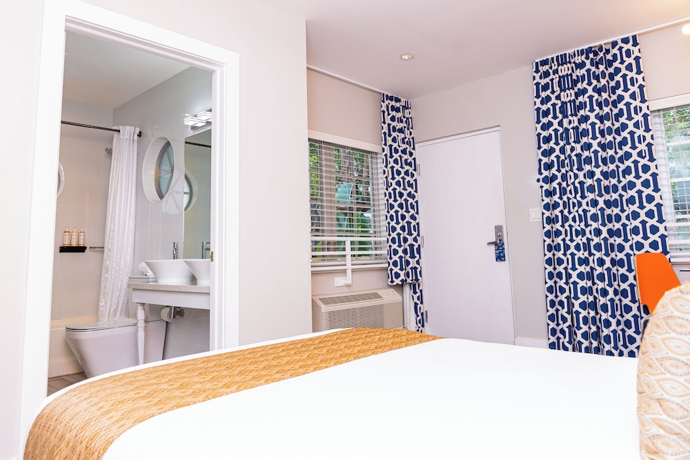 Oceanside Hotel and Suites — Hotel rooms in Miami, Florida