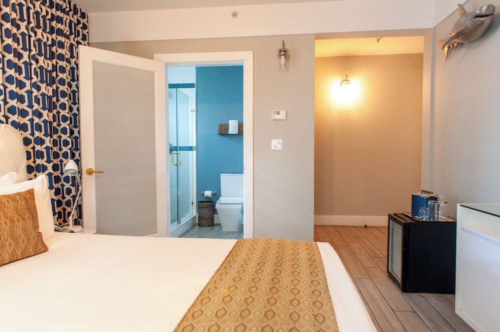 Oceanside Hotel and Suites — Hotel rooms in Miami, Florida