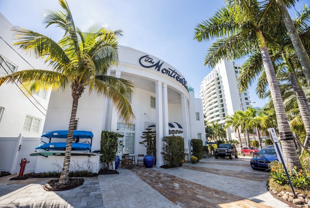 Oceanside Hotel and Suites — Hotel building in Miami, Florida