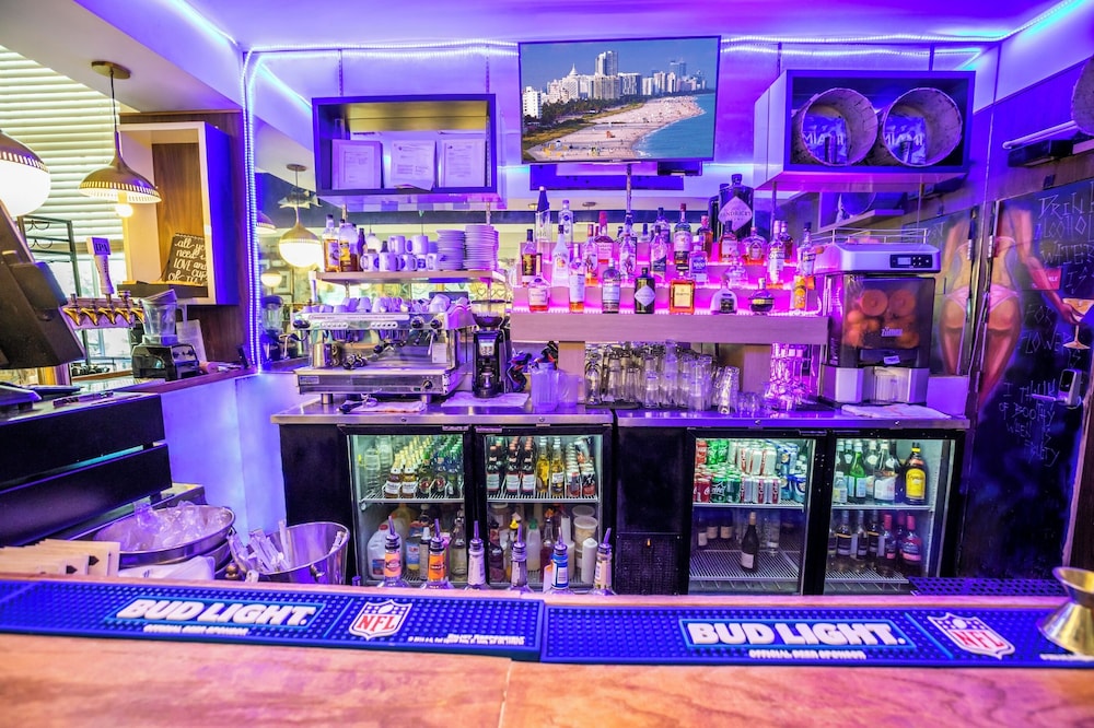 Oceanside Hotel and Suites — Restaurant & bars in Miami, Florida
