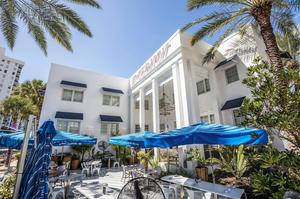 Oceanside Hotel and Suites — Restaurant & bars in Miami, Florida