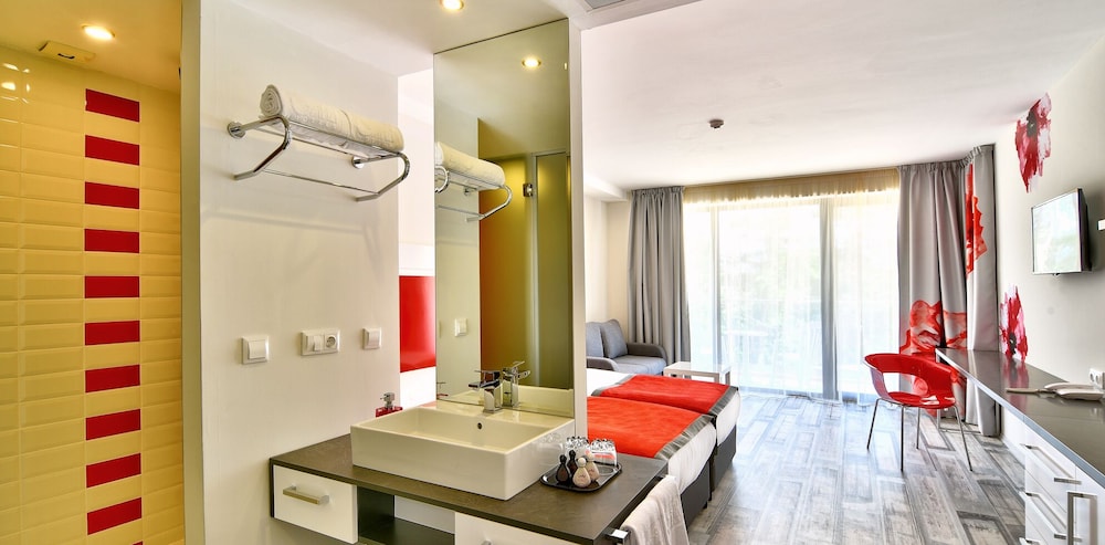 Hotel Grifid Foresta  Adults Only — Hotel rooms in Golden Sands, Varna Region