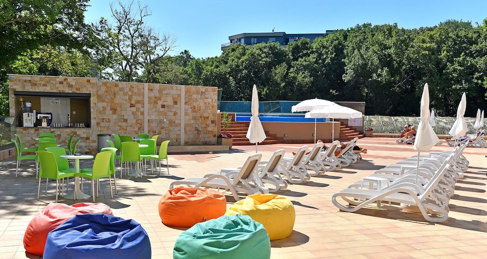 Hotel Grifid Foresta  Adults Only — Swimming pool in Golden Sands, Varna Region